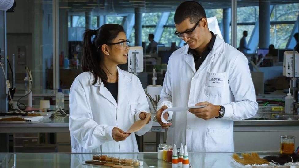 Working at L'Oreal, labs and beauty teams